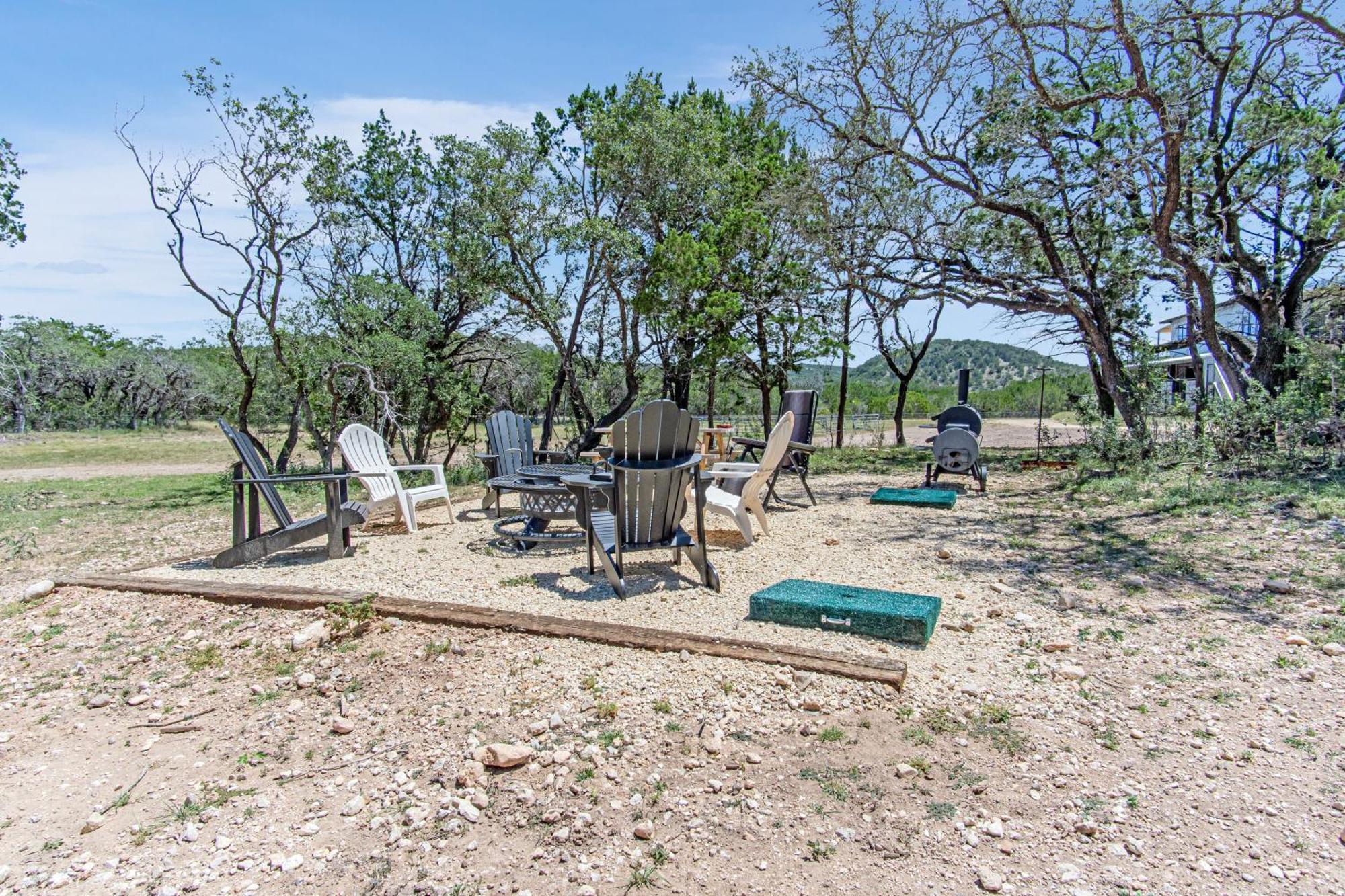 מלון Tarpley Lucky Star Ranch - Stargazer מראה חיצוני תמונה